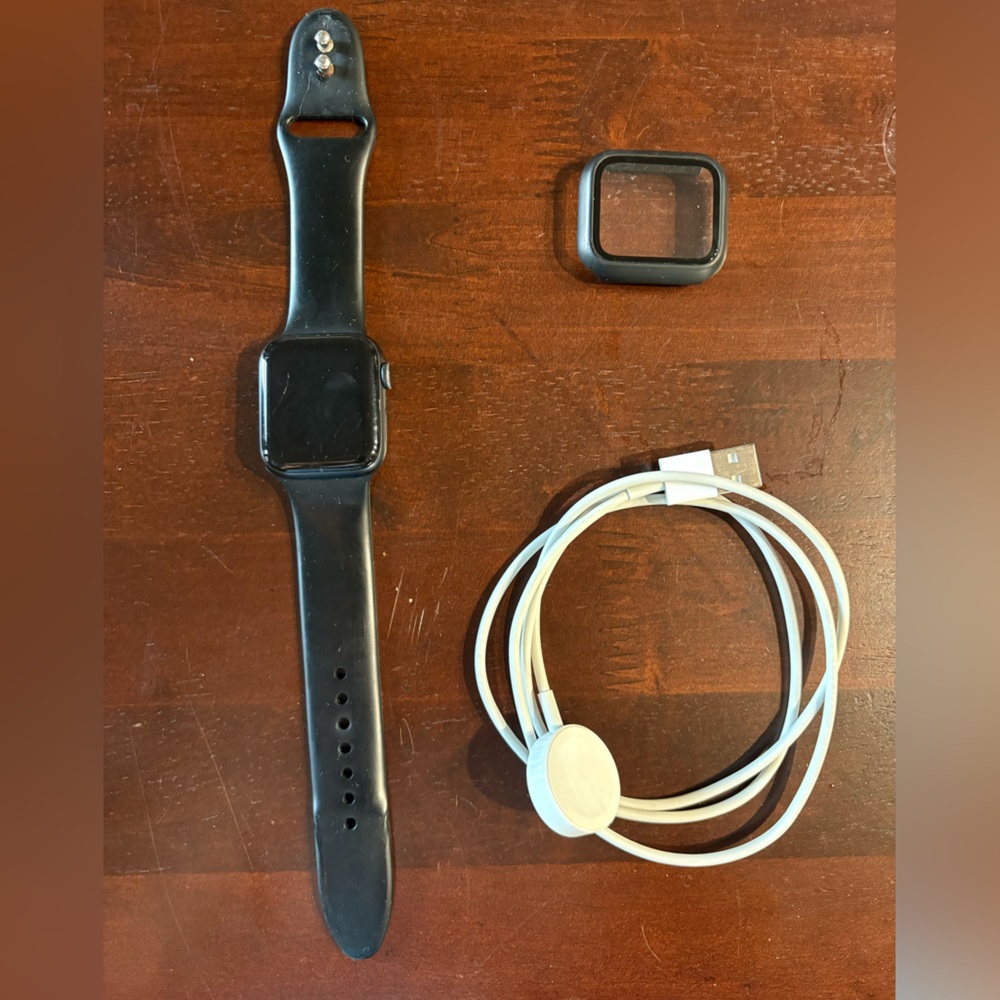 Apple Watch Series 6 GPS with Charger and Case